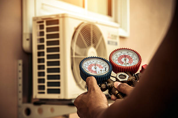 Professional Hvac Installation technician working in Poolesville, MD